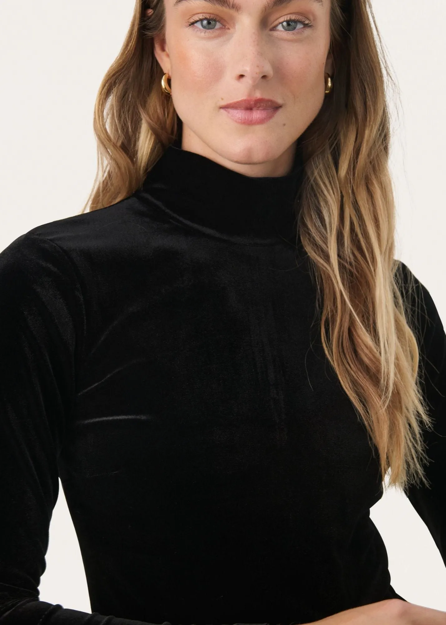 Part Two Mone Velvet Turtleneck